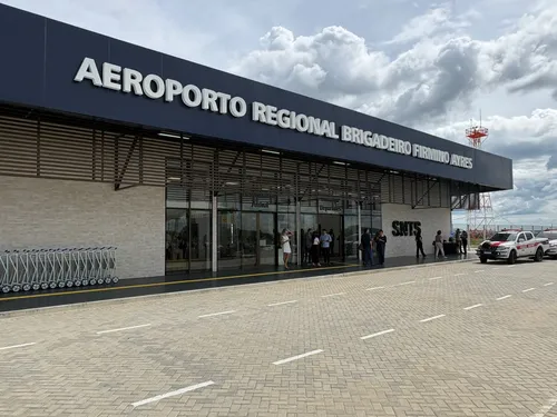 
				
					Aeroporto de Patos é inaugurado com presença de ministros do governo federal
				
				