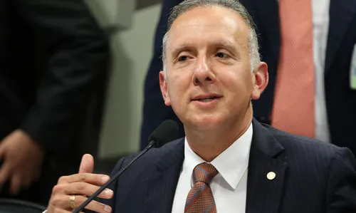 
				
					Aguinaldo 'empurra' Cícero para fora do PP e expõe, ainda mais, risco de rachadura na base
				
				