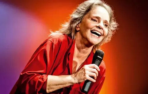 
				
					Angela Ro Ro parou de sofrer
				
				