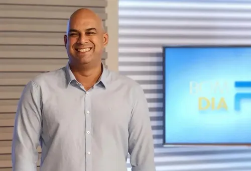 
				
					Antônio Vieira, repórter da TV Cabo Branco, recebe título de cidadão paraibano
				
				