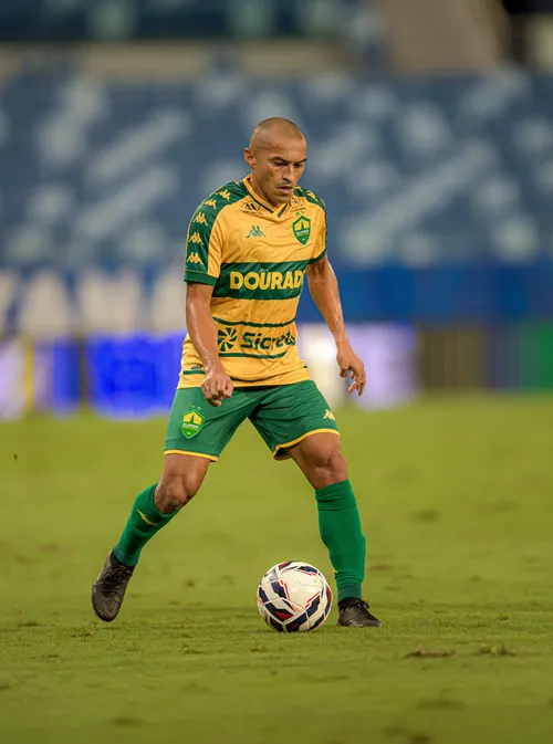 
				
					Após 756 dias sem atuar, Nino Paraíba estreia pelo Cuiabá na Série B contra o Atlético-GO
				
				