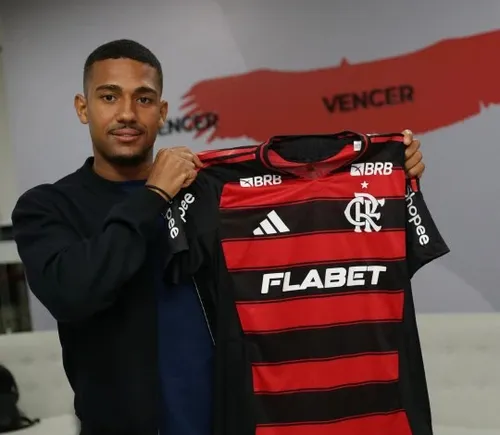 
				
					Após Botafogo-PB aprovar escudo alternativo, veja times que utilizam outros emblemas nas camisas
				
				