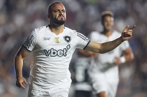 
				
					Arthur Cabral marca pelo Botafogo, e Hulk passa em branco em derrota do Atlético-MG
				
				