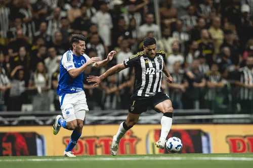 
				
					Arthur Cabral marca pelo Botafogo, e Hulk passa em branco em derrota do Atlético-MG
				
				