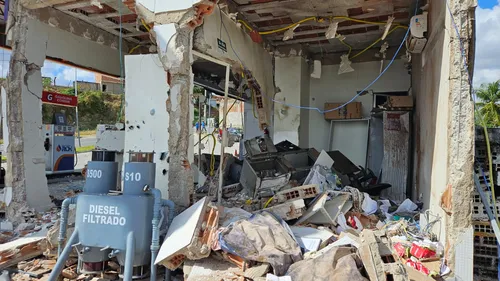 
				
					Assaltantes explodem cofre de posto de combustível em Galante, distrito de Campina Grande
				
				