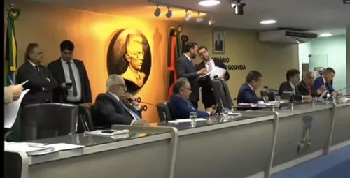 
				
					Assembleia aprova projeto que institui Política de Linguagem Simples nos órgãos da PB
				
				