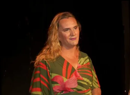

					Atriz Letícia Rodrigues é condenada por injúria racial contra funcionários de teatro

				