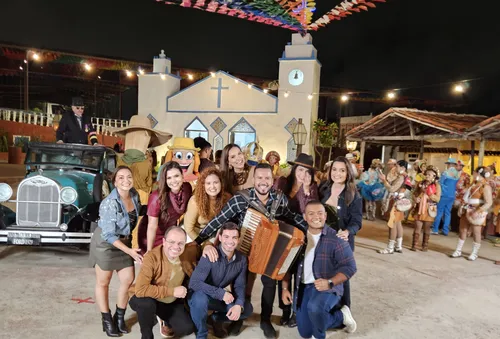 
				
					Janício é o rosto do clipe de São João 2026 da Rede Paraíba e celebra suas raízes nordestinas
				
				