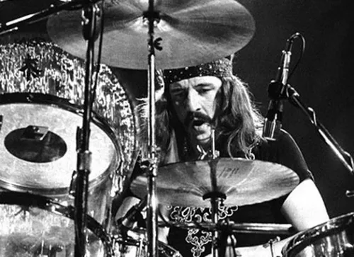 
				
					Bonzo bebeu até morrer
				
				