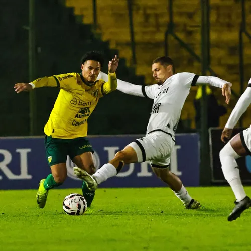 
				
					Botafogo-PB empata com o Ypiranga-RS em 2 a 2 e segue sonhando com classificação na Série C
				
				