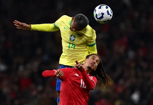 
				
					Brasil empata com Tunísia em amistoso preparatório para Copa do Mundo; Cunha tem atuação apagada
				
				