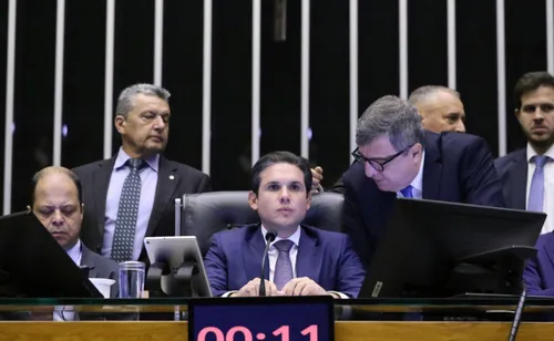 
				
					Câmara aprova isenção do IR para quem recebe até R$ 5 mil; Confira votos da Paraíba
				
				