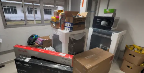 
				
					Camareira é suspeita de manter idosa em cárcere, desviar R$ 200 mil e forjar procuração
				
				
