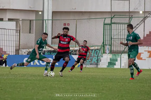 
				
					Campinense vence o Sousa por 1 a 0 e fica a um empate de voltar � final do Campeonato Paraibano
				
				