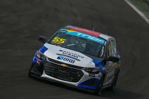 
				
					Carro da piloto Bia Martins pega fogo durante treino livre da 4ª etapa da Turismo Nacional
				
				