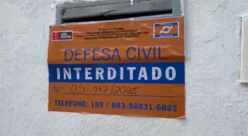 
				
					Casas são interditadas por risco de deslizamento de terra em João Pessoa
				
				
