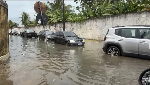 
				
					Chuvas em João Pessoa superam metade da média histórica de abril em um dia
				
				