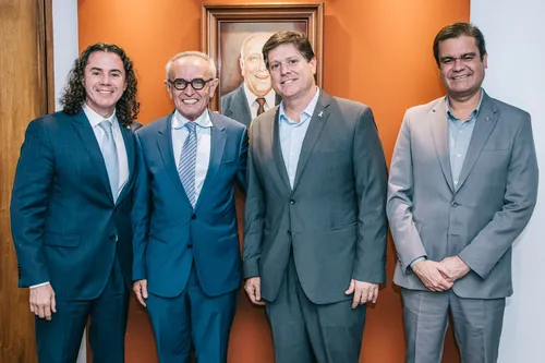 
				
					Cícero Lucena se reúne com Baleia Rossi e sinaliza retorno ao MDB: “O futuro é logo ali”
				
				