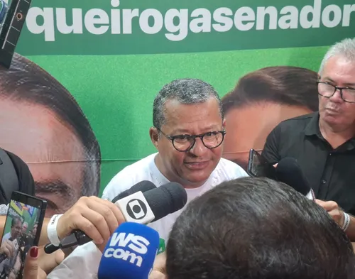 
				
					Com Flávio Bolsonaro, Efraim é oficializado no PL para disputa ao governo da Paraíba: VEJA FOTOS
				
				