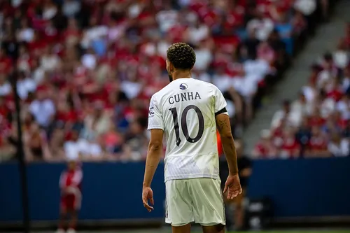 
				
					Com Matheus Cunha entre os 5, veja as maiores compras do futebol mundial em 2025
				
				