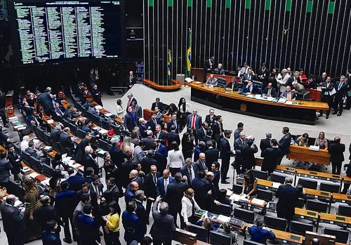 
				
					Com apoio da maioria da bancada paraibana, Câmara aprova criação de 200 cargos no STF
				
				