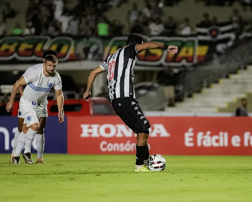 
				
					Com gol de Nenê, Botafogo-PB vence o Barra-SC na estreia da Série C 2026
				
				