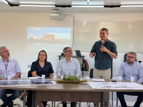 
				
					Com recursos de Emendas, UFCG assina ordem de serviço para laboratório de Saúde
				
				