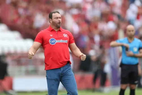 
				
					Conheça Roberto Fernandes, novo técnico do Treze para 2026
				
				