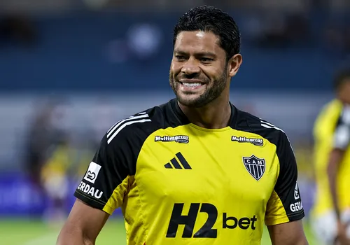 
				
					Cuscuz ou pão de queijo? Hulk responde perguntas curiosas antes de final da Sul-Americana
				
				