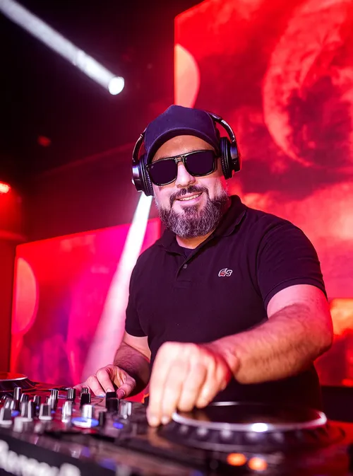 
				
					DJ Jonnes em Campina Grande
				
				