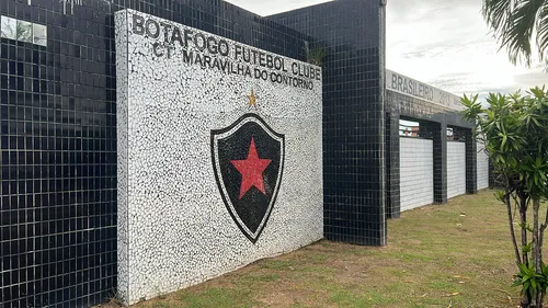 
				
					Desde a 1ª passagem de Piza, nenhum técnico sobrevive a uma temporada inteira no Botafogo-PB
				
				