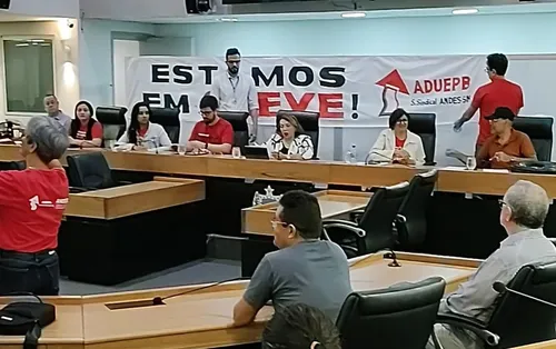 
				
					Desleixo com a UEPB: Assembleia faz audiência sobre greve, mas apenas Cida Ramos comparece
				
				