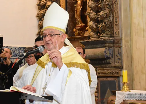 
				
					Dezoito casais com reeducandos oficializam união em casamento coletivo católico em João Pessoa
				
				