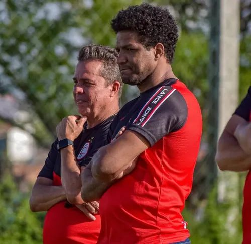 
				
					Dia do Goleiro: relembre os jogadores da posição que marcaram gerações no futebol paraibano
				
				