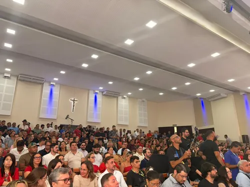 
				
					Diogo Cunha Lima é oficializado como pré-candidato a vice de Cícero e reforça disputa por CG
				
				