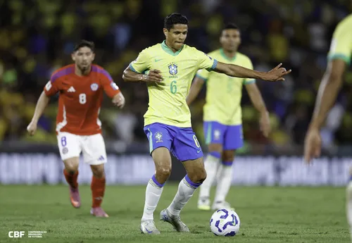 
				
					Douglas Santos celebra retorno à Seleção e fala sobre adaptação de brasileiros no Zenit
				
				