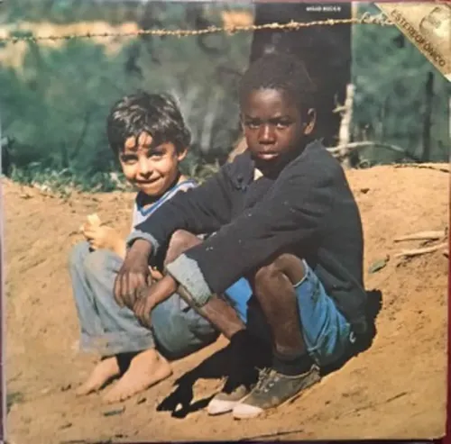 
				
					E lá se vai o menino do Clube da Esquina
				
				