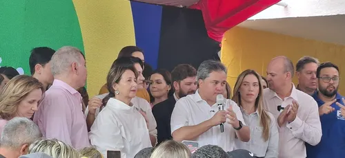 
				
					Efraim coloca cargos à disposição de Lula: 'O governo que nomeia é o mesmo que exonera'
				
				