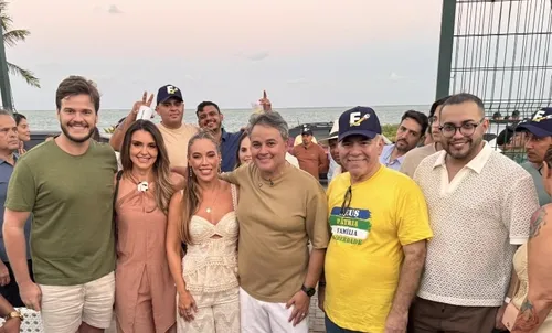 
				
					Em confraternização, Efraim reúne a direita e mira apoio de Bruno para outubro
				
				