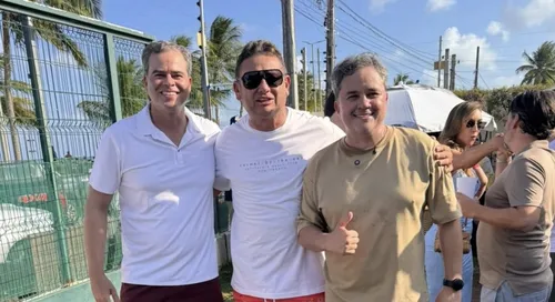 
				
					Em confraternização, Efraim reúne a direita e mira apoio de Bruno para outubro
				
				