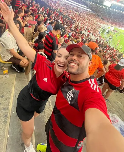 
				
					Em lua de mel, paraibanos prestigiam título do Brasileirão 2025 do Flamengo no Maracanã
				
				