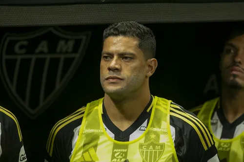 
				
					Em má fase no Atlético-MG, Hulk critica arbitragem após cartão e fala em "algo por trás"
				
				