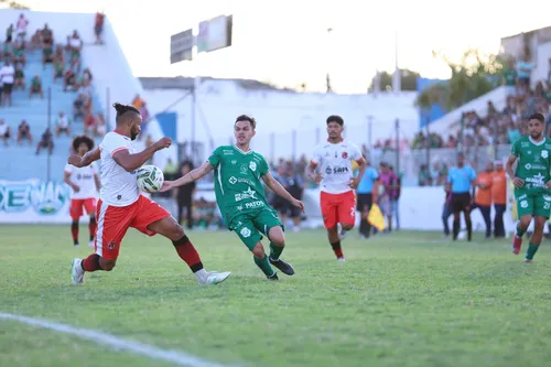 
				
					Em partida frenética, Nacional de Patos e Confiança-PB ficam no 4 a 4
				
				