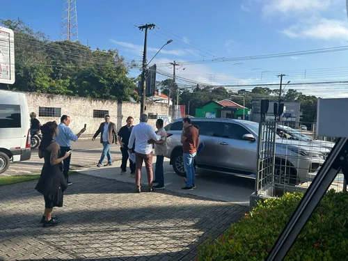 
				
					Enquanto Efraim 'abraça' o bolsonarismo, suplente dele e Damião 'colam' em ministro de Lula
				
				