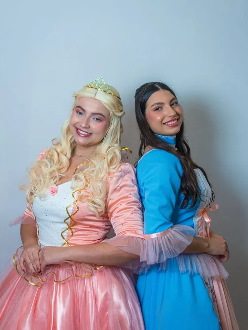 
				
					Espetáculo "A Princesa e a Plebéia" em Campina Grande
				
				