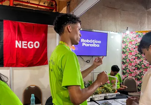 
				
					Estudantes da rede estadual expõem projetos durante evento de inovação em Brasília
				
				