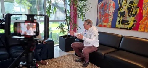 
				
					Exclusivo: ministro da Saúde anuncia programa para 70 mil cirurgias na Paraíba; veja vídeo
				
				