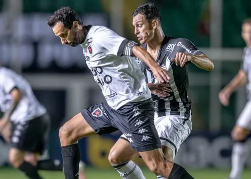 
				
					Falha do goleiro e expulsão pesam, e Botafogo-PB perde para o Figueirense
				
				