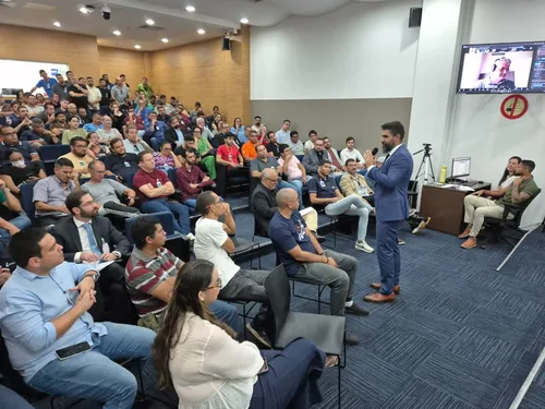 
				
					Fiação em postes de João Pessoa: MPF e órgãos definem ações
				
				