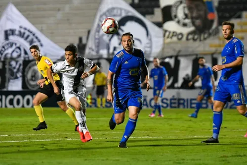 
Flamengo, Corinthians e Cruzeiro: assim como o Treze, outros times falharam no ano do centenário
